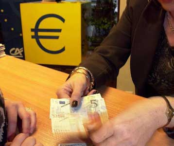 Yπεγράφη η υπουργική απόφαση για τη διάθεση του λογότυπου του κοινού νομίσματος