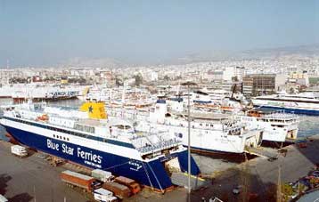 Περισσότερα πλοία θα φεύγουν τη Μ.Εβδομάδα από το λιμάνι του Πειραιά