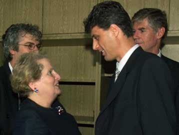 Ανοιχτά σύνορα ζητά ο αρχηγός του πρώην UCK