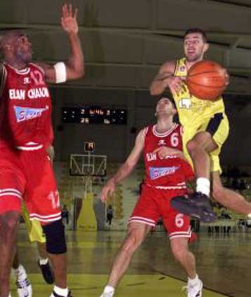 Στον τελικό η Σαλόν με δεύτερη νίκη 66-63 επί της Παμέσα