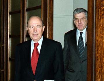 Στην Κυβερνητική Επιτροπή παραπέμπεται το «δίκτυο κατά της φτώχειας»