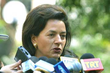 Τροποποίηση νομιμοποιεί τους λαθρομετανάστες με ένα έτος παραμονής στη χώρα