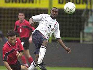 Κάνει λόγο για ρατσιστική συμπεριφορά από πλευράς Αλβανών