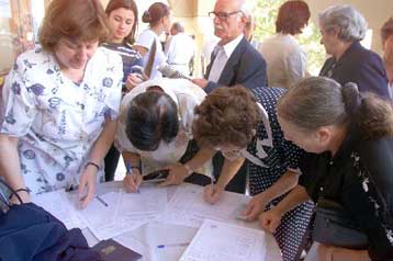 Μέχρι τέλος Απριλίου οι υπογραφές για τις ταυτότητες, αποφάσισε η ΔΙΣ