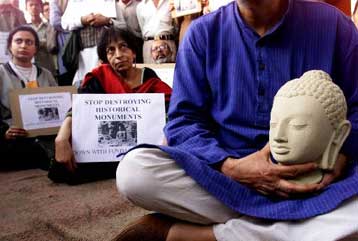 Αδύνατη χαρακτηρίζεται η αποκατάσταση των αγαλμάτων του Βούδα