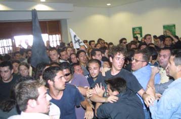 Επεισόδια κατά την επίσκεψη του υπουργού Παιδείας στο ΤΕΙ Ηρακλείου