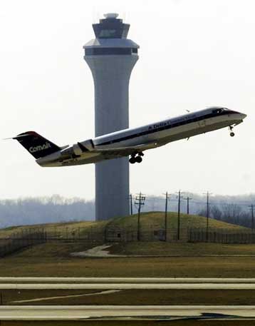 Έκανε φάρσα για βόμβα προκειμένου να προλάβει το… αεροπλάνο