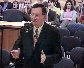 Ελεύθερος με εγγύηση ο Γκουζίνσκι, αβέβαιη η έκδοσή του στη Ρωσία