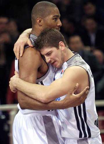 Νυστέρι στον Λιαδέλη, χάνει τη σεζόν