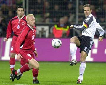 Δεν… βλέπει ενδεκάδα ο Μπίρχοφ στον αγώνα της Γερμανίας με την εθνική μας