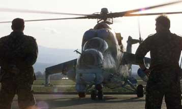Ελικόπτερα της ΠΓΔΜ σφυροκοπούν θέσεις των Αλβανών εξτρεμιστών