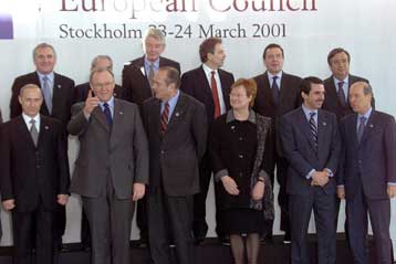 Στα οικονομικά και κοινωνικά θέματα στρέφεται το ενδιαφέρον των 15 Ευρωπαίων ηγετών