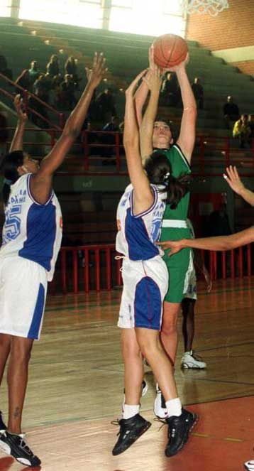 Απογοήτευσε και έχασε με 78-64 από την Ακαδημία