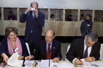 Σταθερή η Αθήνα στις θέσεις της για την ασφάλεια και ακεραιότητα των Σκοπίων