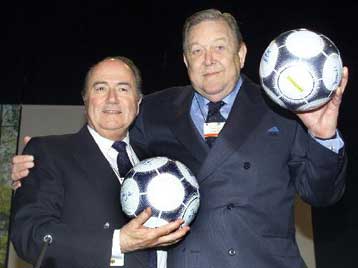 Υπογράφτηκε η συμφωνία της ΕΕ με FIFA και UEFA