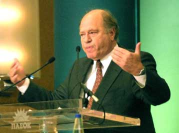 «Ιμιτασιόν νεοφιλελεύθερη» η πολιτική του ΠΑΣΟΚ