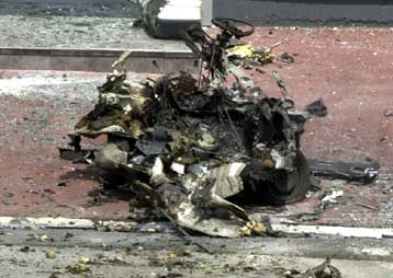 20 νεκροί και δεκάδες τραυματίες από τρία παγιδευμένα οχήματα