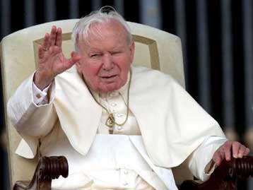 Ο Πάπας δεν έρχεται να κηρύξει, καθησυχάζει τους κληρικούς η Εκκλησία