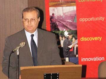 Παρών ο ΥΦΥΠΕΞ στην υπογραφή της διακήρυξης για την 25η Μαρτίου