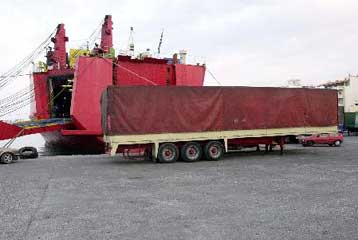 Κατά 2,6 δισ. ευρώ διευρύνθηκε το εμπορικό έλλειμμα το 2000