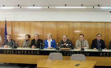 Να παγώσει το νομοσχέδιο ζητά ο πρύτανης Μιχάλης Παπαδόπουλος