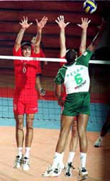 Ολυμπιακός και Παναθηναϊκός «πληρώνουν» για τα επεισόδια στον αγώνα βόλεϊ