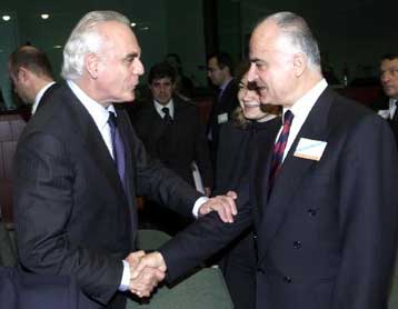 Υπέρ της μετατροπής της γειτονίας σε φιλία ο Τούρκος υπουργός