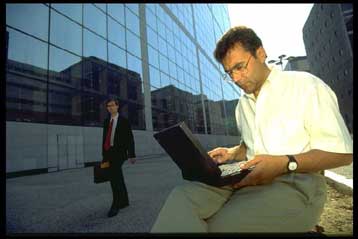 Προσπάθεια ταύτισης εμπορικής και διαδικτυακής επωνυμίας