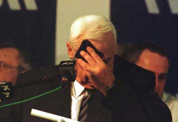 O Αραφάτ επέστρεψε στην τρομοκρατική δράση, δηλώνει ο Ισραηλινός πρωθυπουργός