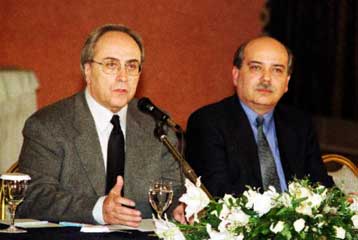 «Αδειάζει» Κύρκο και Δαμανάκη ο πρόεδρος του κόμματος