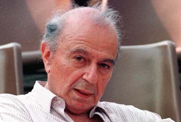 Διάσημοι καλλιτέχνες στην Αθήνα προς τιμήν του σκηνοθέτη