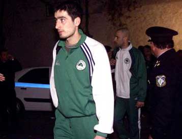 Έντονες αποδοκιμασίες σε παίκτες και «πράσινη» διοίκηση