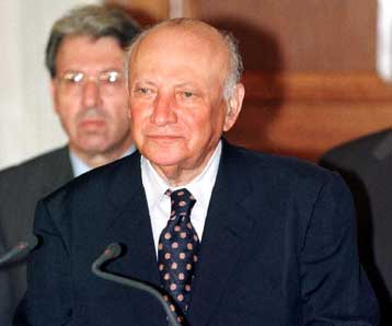 Συνάντηση με τον Κληρίδη είχε η σύζυγος του απαχθέντος Ελληνοκυπρίου