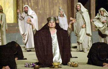 Τριάντα θίασοι μοιράζονται 230 εκατ. δραχμές