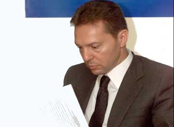 Αξιολογεί Φοίνικα και Metrolife, πωλεί την Εμπορική Ασφαλιστική