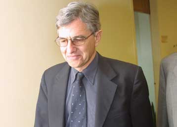 Προϋπόθεση για την αναβάθμιση η ασφαλιστική μεταρρύθμιση