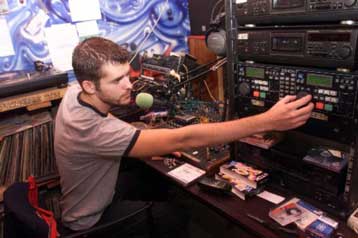 «Πριμοδοτούνται» ΣΚΑΪ και Alpha News