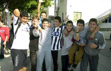 Μαθητές ζητούν να φύγουν από το σχολείο οι Αλβανοί συμμαθητές τους