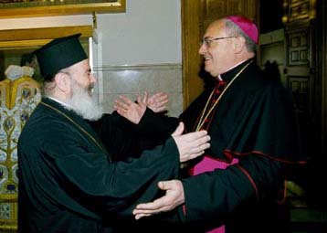 Μήνυμα και την ευλογία του Πάπα στον Αρχιεπίσκοπο μετέφερε ο Σάντρι