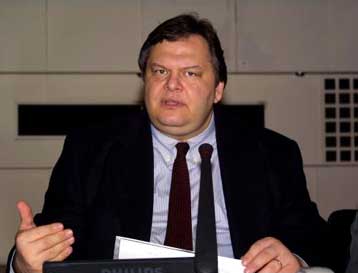 Ο Ευ.Βενιζέλος βάζει τελεία στην υπόθεση του κωπηλατοδρομίου με δηλώσεις του