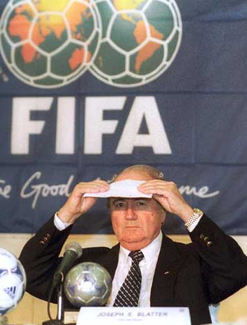 Εάν δεν συμμορφωθείτε, θα αποκλειστείτε από όλες τις διοργανώσεις