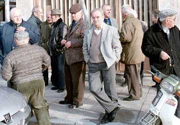 Έως το τέλος Απριλίου οφείλουν να ανοίξουν λογαριασμούς