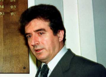 Πρωτεύον θέμα η μετεξέλιξη και δευτερεύον η αλλαγή συμβόλου