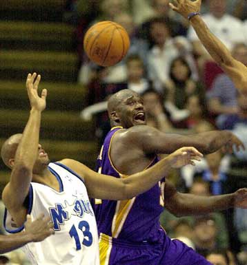 Με 33 πόντους του οι Λέικερς 95-90 τους Μάτζικ