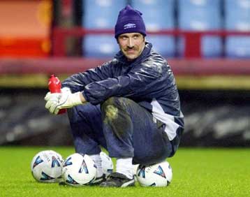 Χωρίς εκπλήξεις οι 26 Αγγλοι των προκριματικών του Παγκοσμίου Κυπέλλου 2002