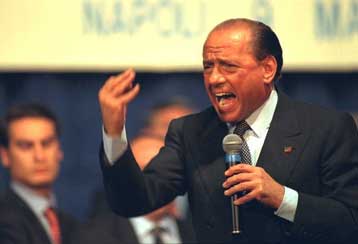 Διευθυντικά στελέχη αποχωρούν για τη μετάδοση εκπομπής κατά του Μπερλουσκόνι