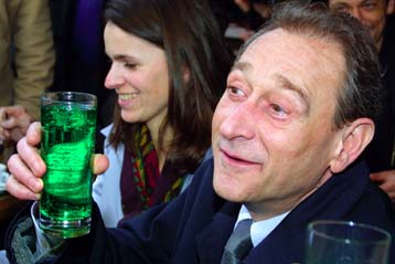 Η νίκη της Αριστεράς στο Παρίσι άλλοθι για τη μικρή μείωση των ποσοστών της