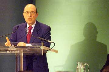 Συνεχής η επικοινωνία Αθήνας – Σκοπίων, τονίζει ο Σημίτης στην ΚΕ του ΠΑΣΟΚ