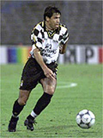 Νίκησε 3-1 την Καμπομαϊορένσε και ηγείται του πορτογαλικού πρωταθλήματος