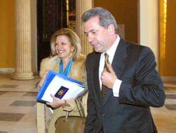 Όλα στον καιρό τους, δηλώνει για πρόγραμμα και παραίτηση από τη δημαρχία